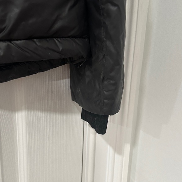 UGG Women's Black Puffer Jacket - Picture 12 of 13